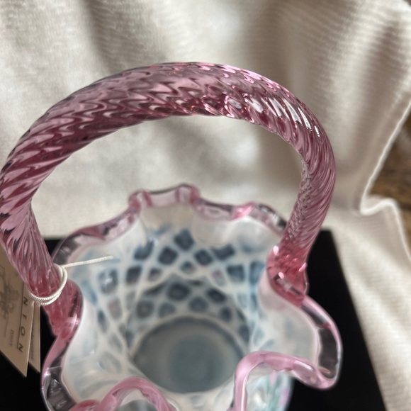 Fenton Art Glass 1995 Lynn Fenton Signature Series Hand Painted Trellis Basket - Picture 4 of 13